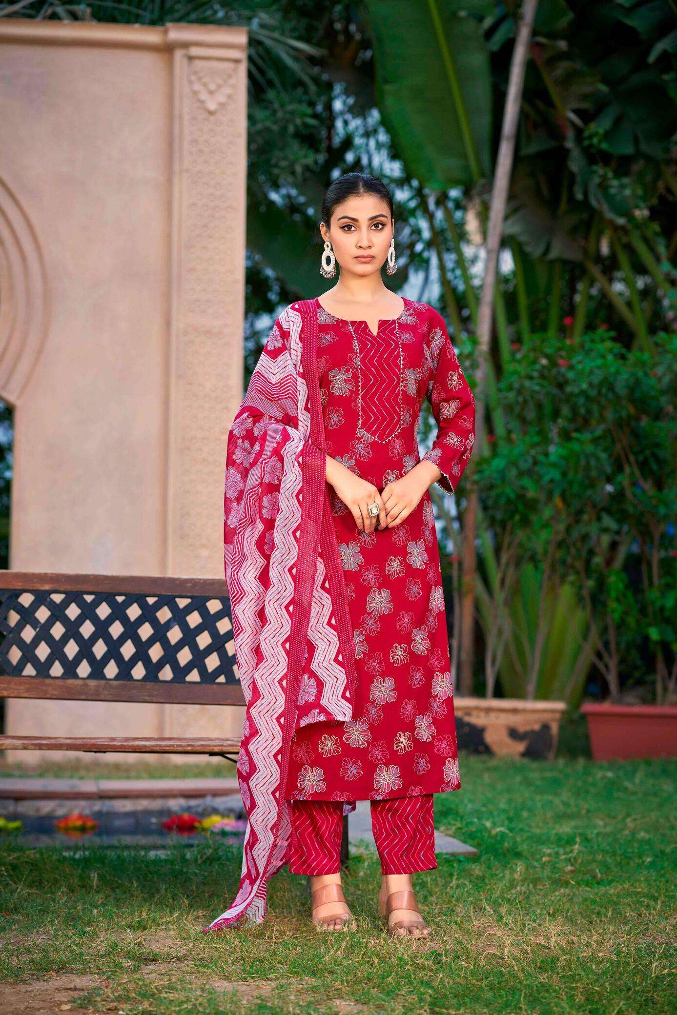 TREANDING HEAVY VISCOSE RAYON WITH PRINT DAILY WEAR KURTI SET COLLECTION 