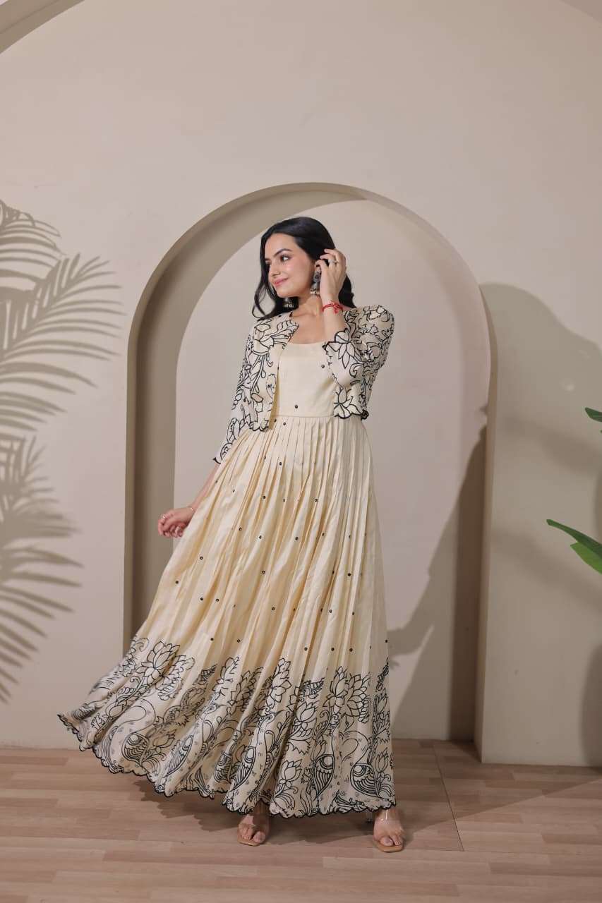 TREANDING TASAR SILK GOWN WITH KOTI 