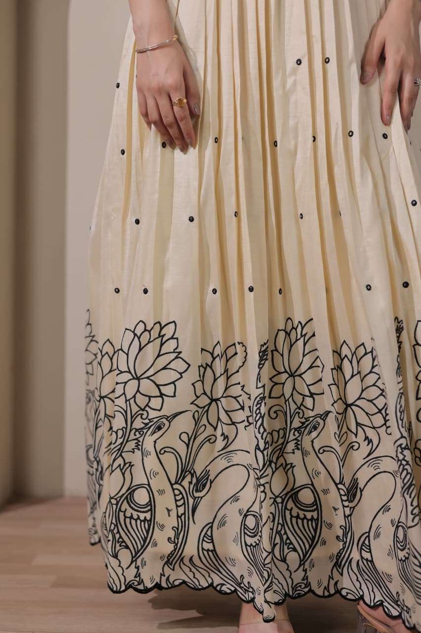 TREANDING TASAR SILK GOWN WITH KOTI 