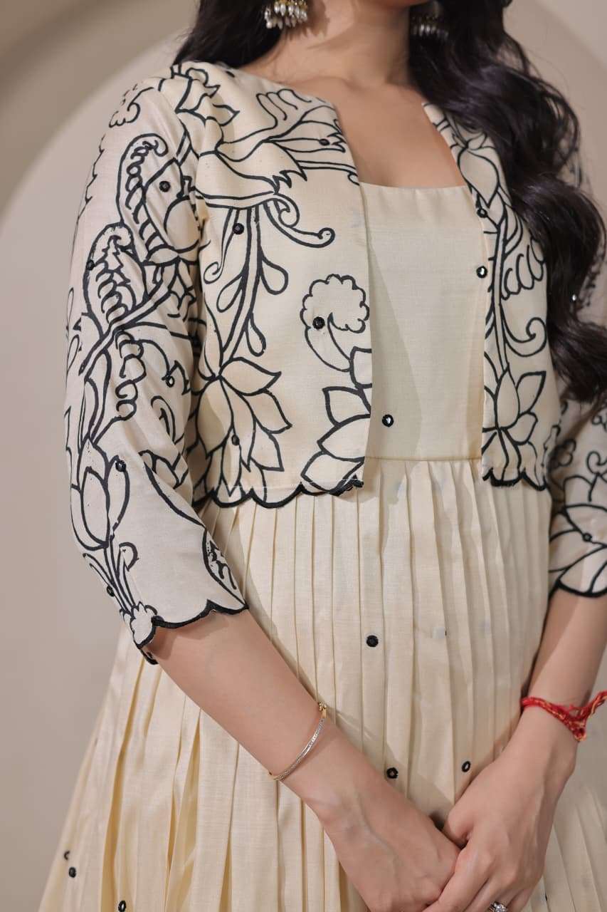 TREANDING TASAR SILK GOWN WITH KOTI 