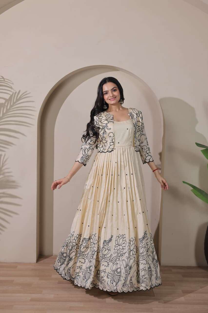 TREANDING TASAR SILK GOWN WITH KOTI 