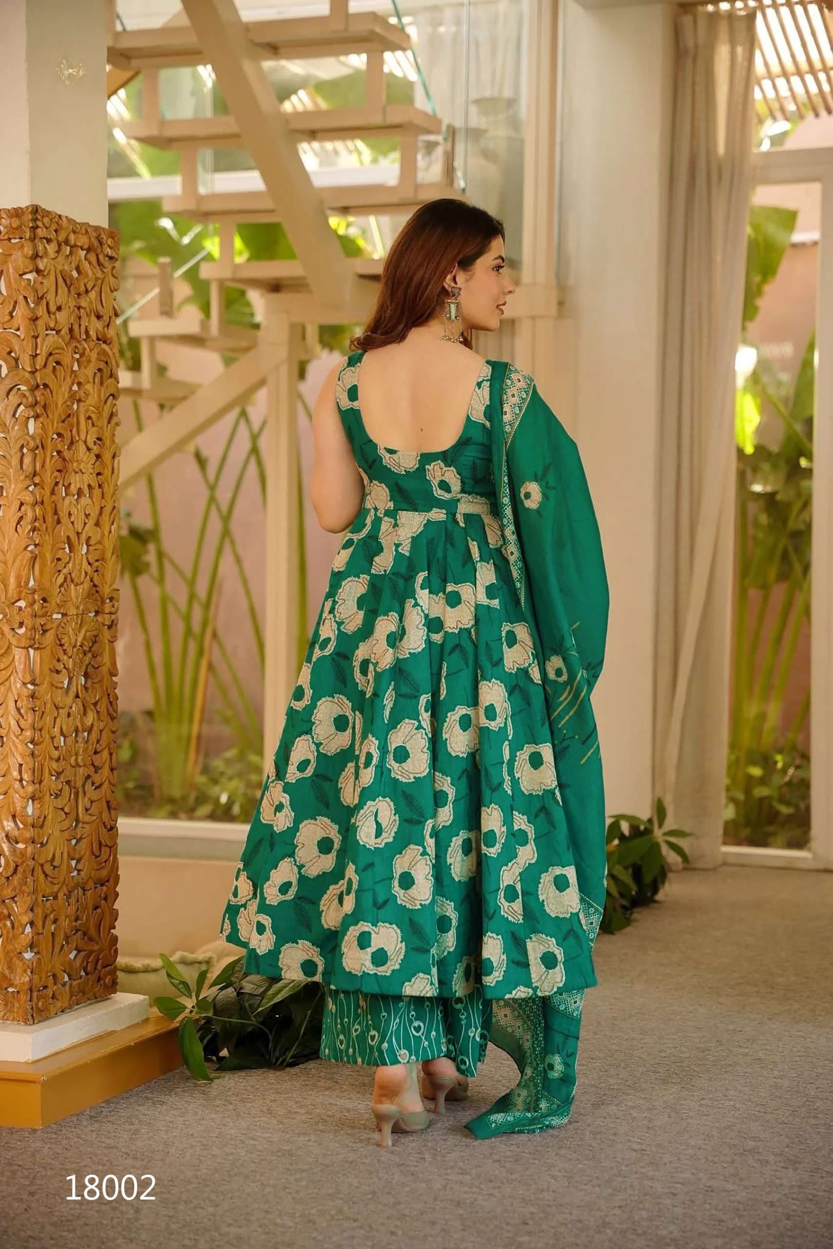 Presents this Designer 3pcs beautiful  printed Kurti bottom with dupatta Collection (set of 5 beautiful design 18001 to 18005)